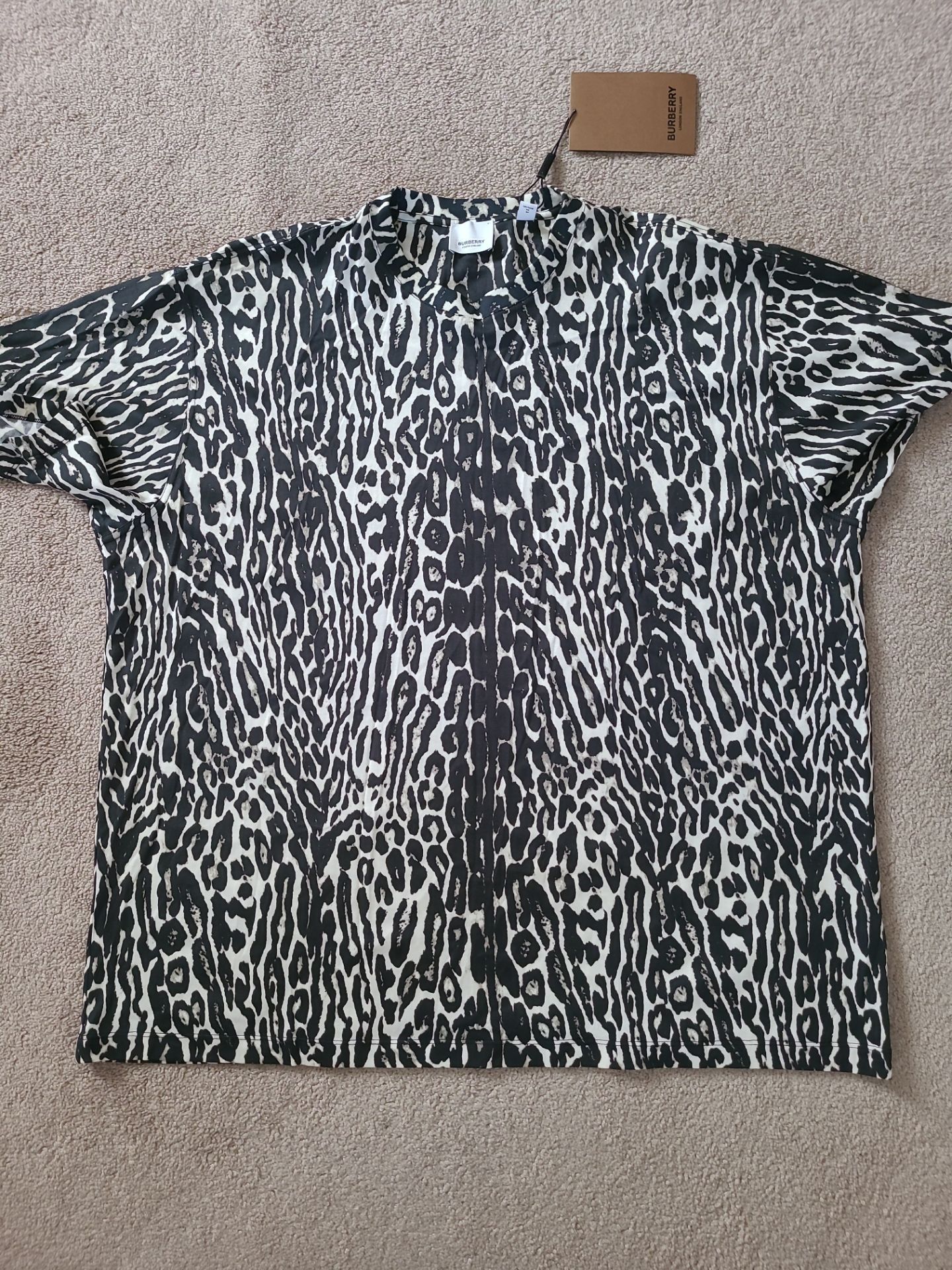 Men Burberry Tshirts Size XL Men