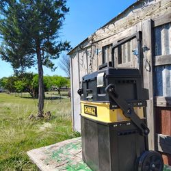 Cantilever Tool Box 