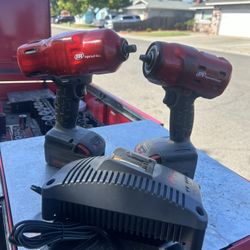 Ingersoll Rand 1/2 & 3/8 Battery Impact 