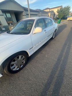 2003 Lincoln Town Car