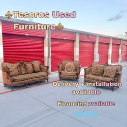 Traditional sofa set