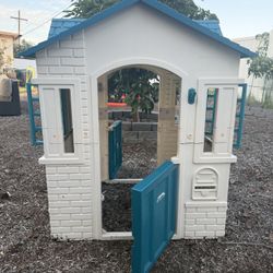 Little Tykes Playhouse - Cape cottage