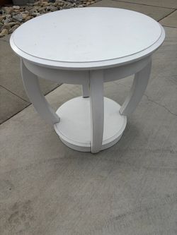 White round table end table