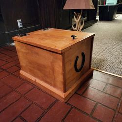 Horse Shoe Treasure Chest