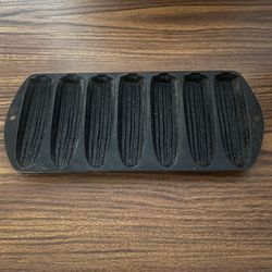 Antique Cast Iron 7 Ear Cornbread Mold