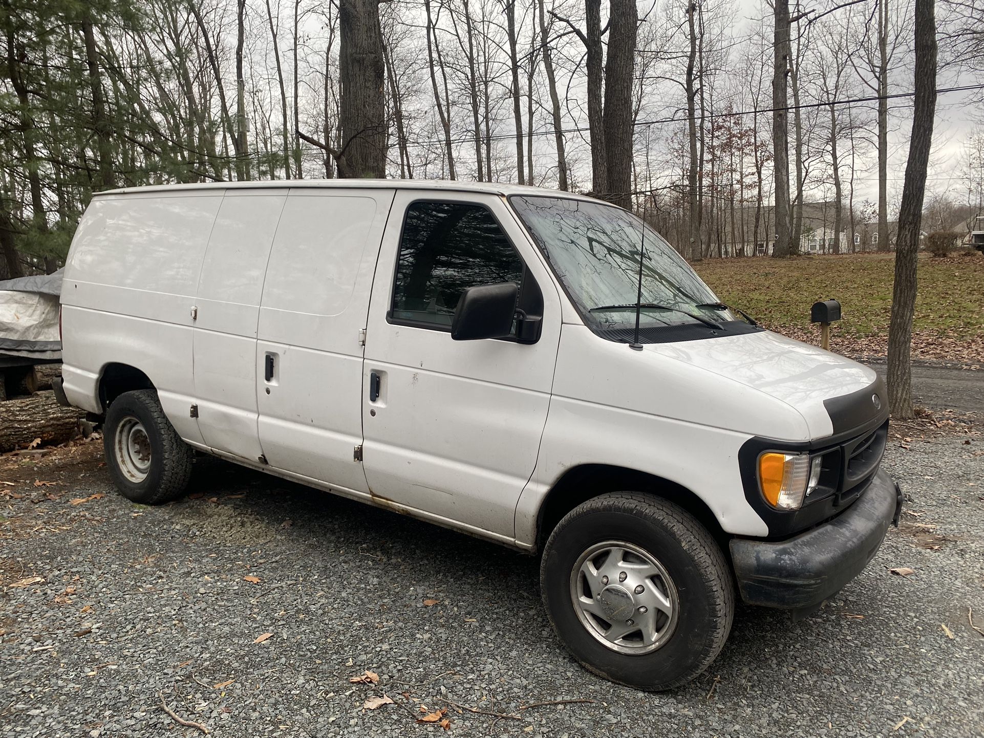 2001 Ford E-250