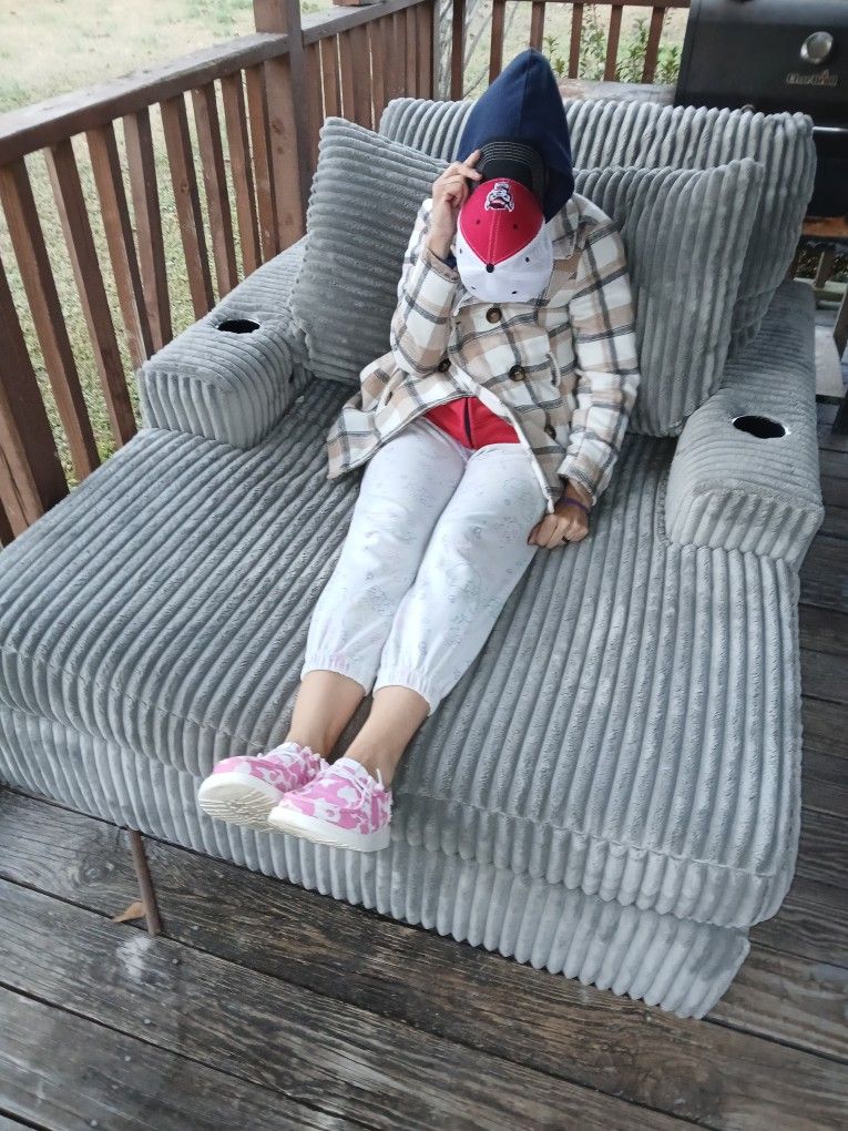 Chaise Lounge
