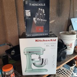 Brand new KITCHEN AID MIXER and HENCKELS KNIVES