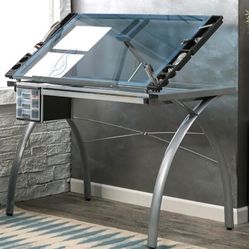 FUTURA CRAFT AND DRAWING STATION: Modern and stylish design with a 38" W x 24"