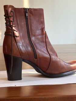 Patapata Italian Leather Boots. Size 39/8-9 US. Runs small.