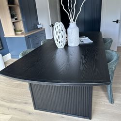 Brand New Black Dining Table 80-100”