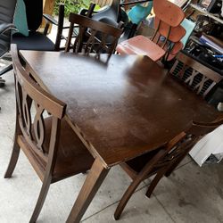 Kitchen table && Sofa 