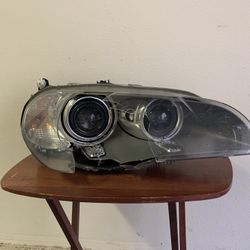 Right Headlight 2013 BMW X5 Parts Only
