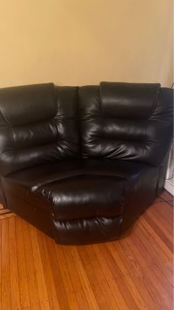 Black leather Middle Sectional