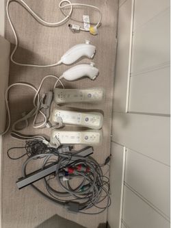 Genuine Nintendo WII Bundle