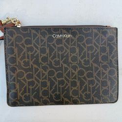 Calvin Klein Clutch Wristle