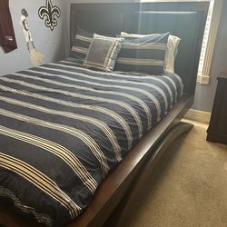 Queen size bedroom suit