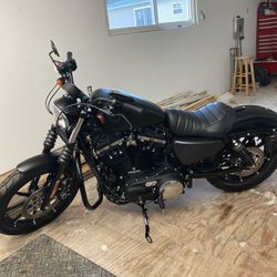 2021 Harley Davidson Sportster IRON 883