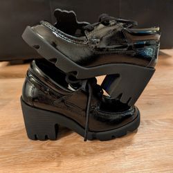 Women's Burberry A LF Stride Loafer Size 37 Black