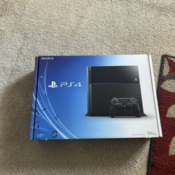 PlayStation 4 PS4 With Games