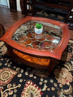 Mesa de centro la decoraccion no esta incluida