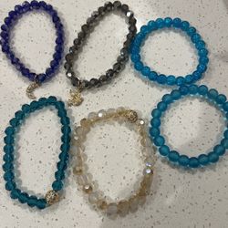 Bracelets 