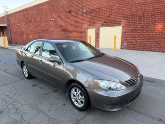 2005 Toyota Camry LE