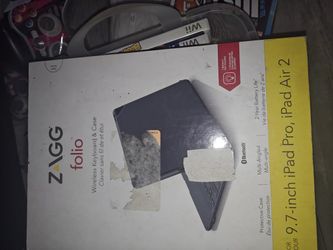 Brand New Zagg Wireless Keyboard And iPad Screen Writer 