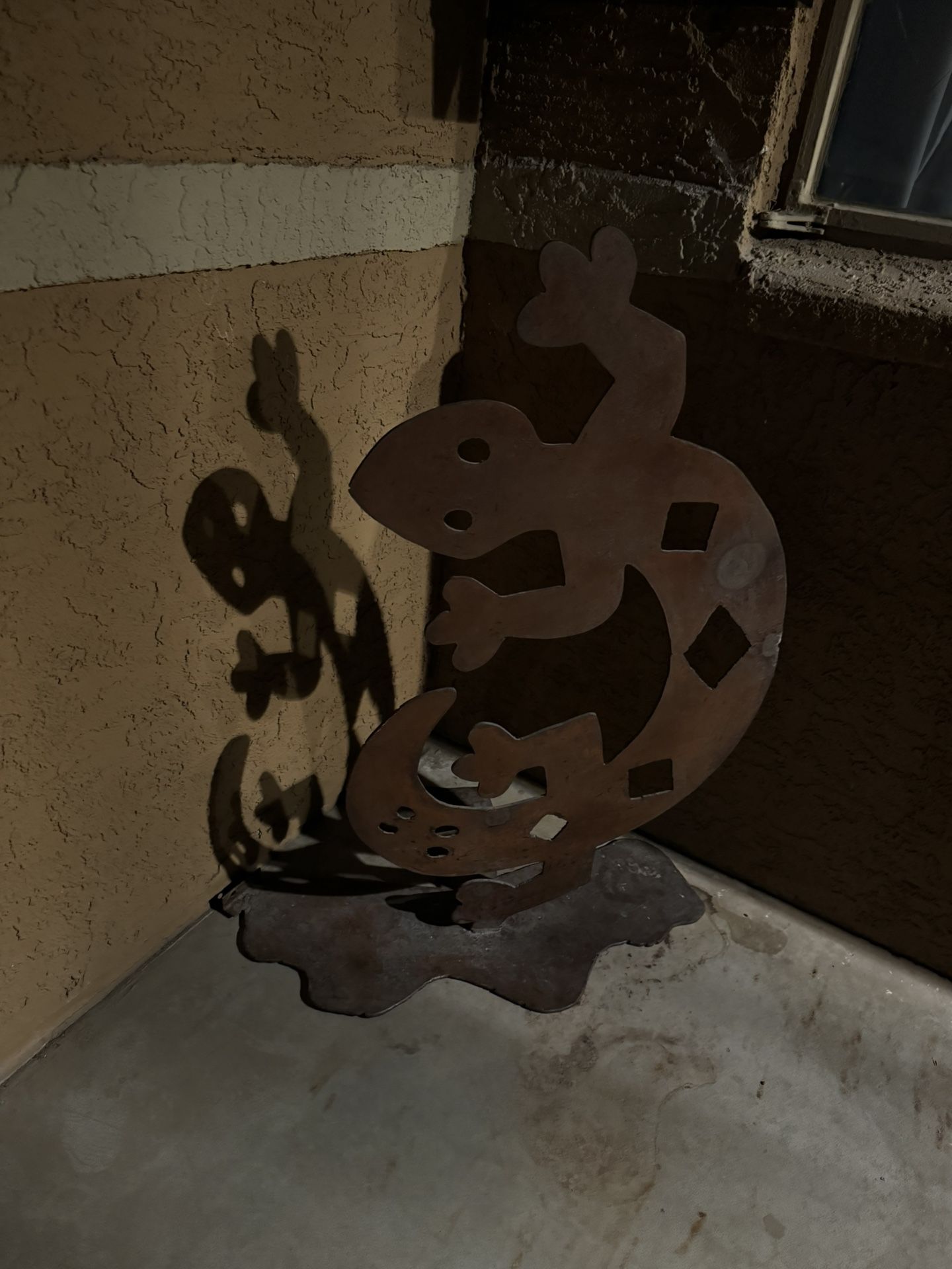 metal lizard outdoor decoration