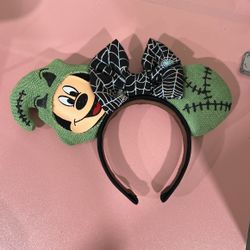 Oggie Boogie ears