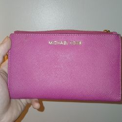 Michael Kors Smartphone Purse