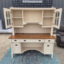 Desk With Hutch 