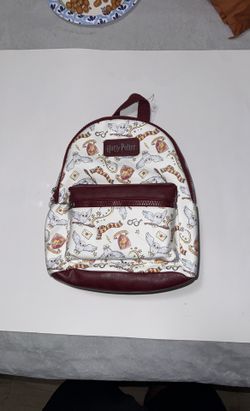 Harry Potter Hogwarts Gryffindor Mini Backpack 10” Bioworld NWT White and Maroon