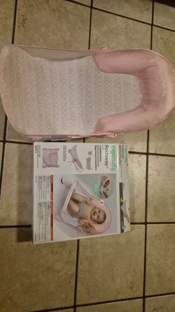 New foldable and adjustable Baby Bath seat. Up to 20 Ib.
