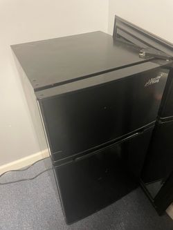 Mini fridge