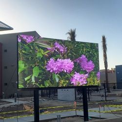 LED SCREEN FOR SALE GREAT PRICE!
