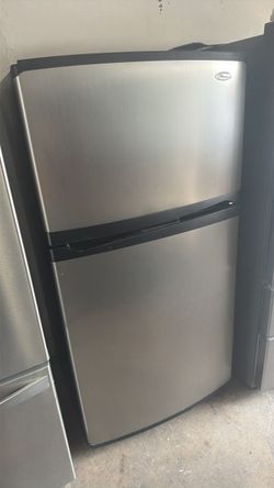 Whirlpool refrigerator 32 wide
