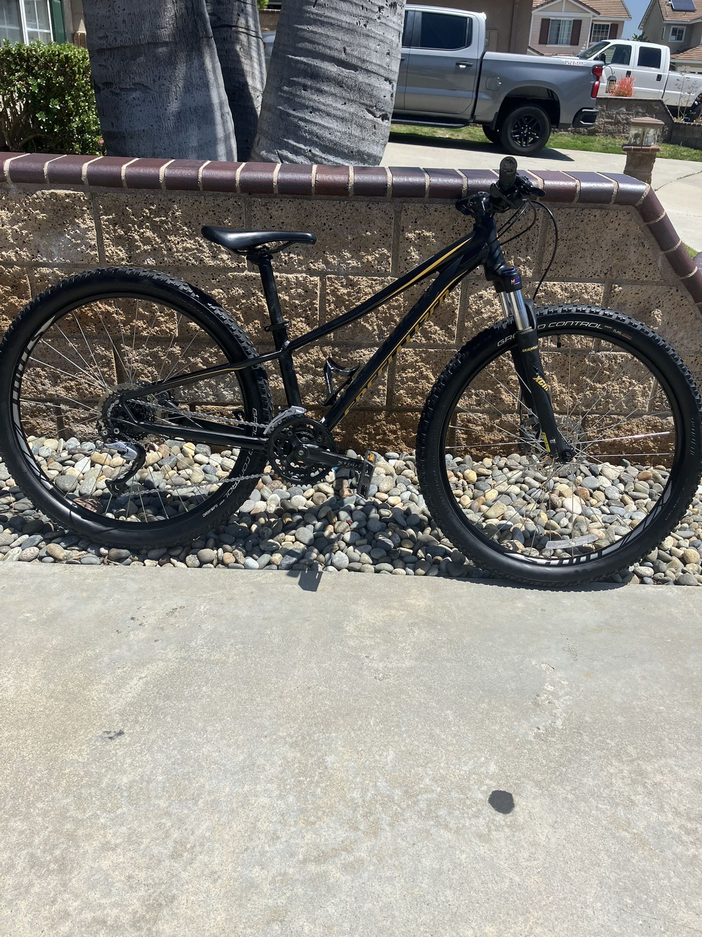 Specialized Mountain Bike, Model Pitch, 29inch Tires 