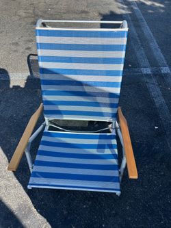 Vintage aluminum beach chair (Telescope folding furniture Co)
