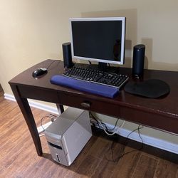 Dell Computer Set, Including The Table