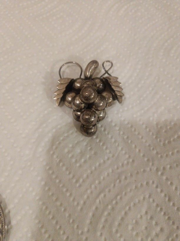 Silver Vintage Grapes Broach Weight 10.42 Grams Sterling