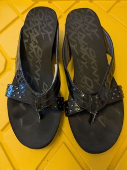 Black Leather Thong Sandals with Studs