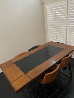 High Top Table , 4 Chairs