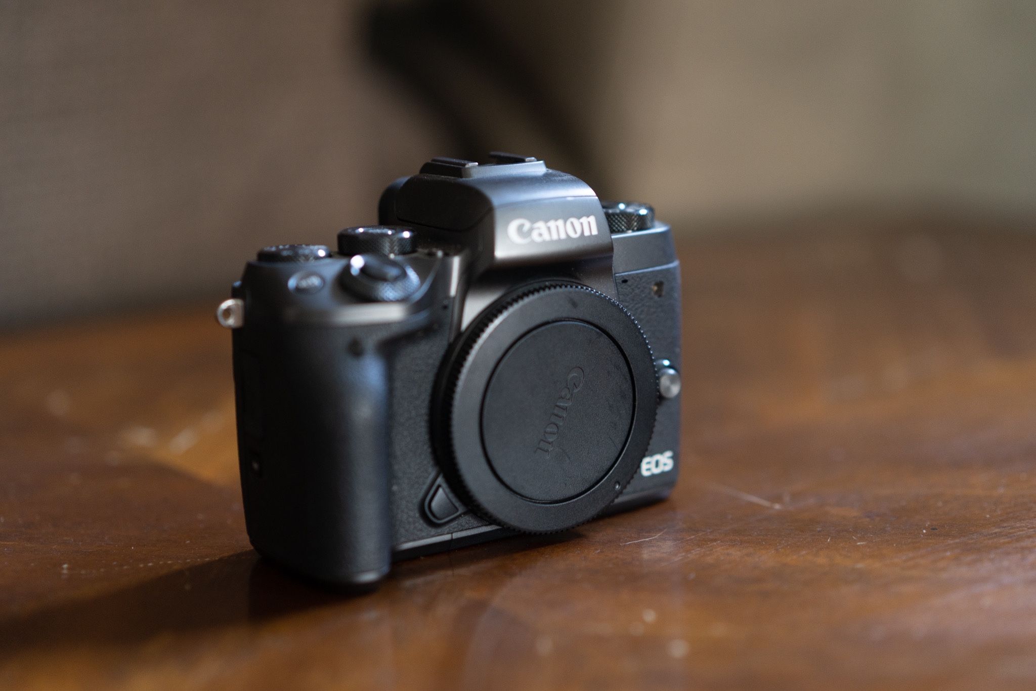 Canon EOS M5