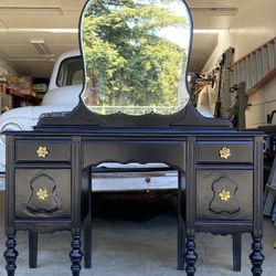 Rescued Make-up Vanity