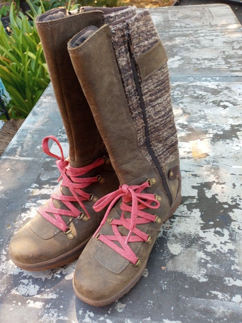 Size 9 Women's Merrill Boots