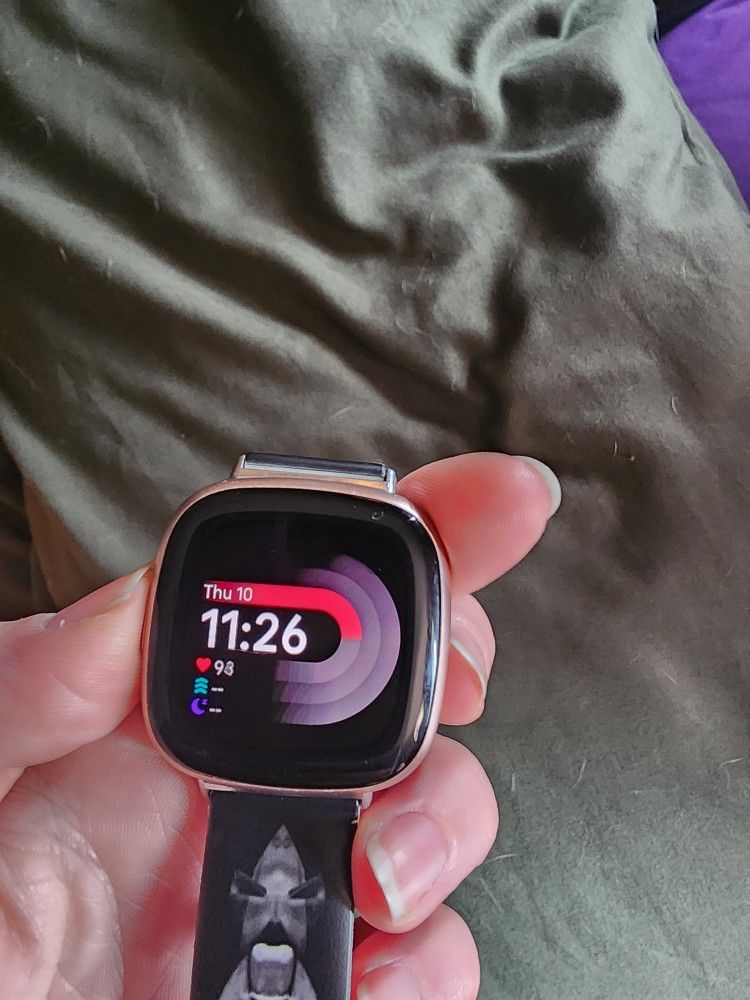 Fitbit Versa 4