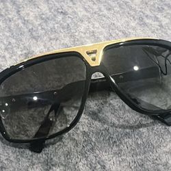 Louis Vuitton Sunglasses (100% Real)