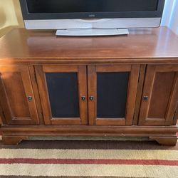 Tv Stand / Entertainment Console 