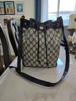 GUCCI BUCKET BAG